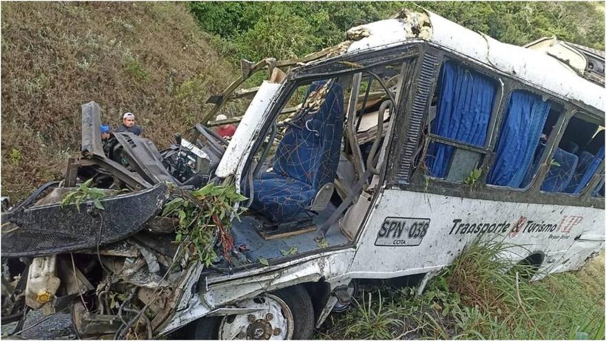 Accidente de ruta escolar en Boyacá deja varios niños fallecidos y heridos