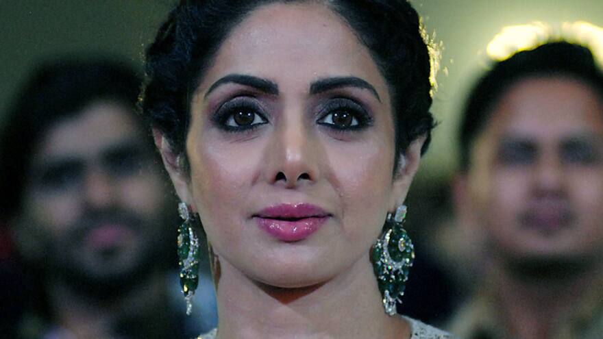 Muere la actriz Sridevi Kapoor ahogada en una bañera