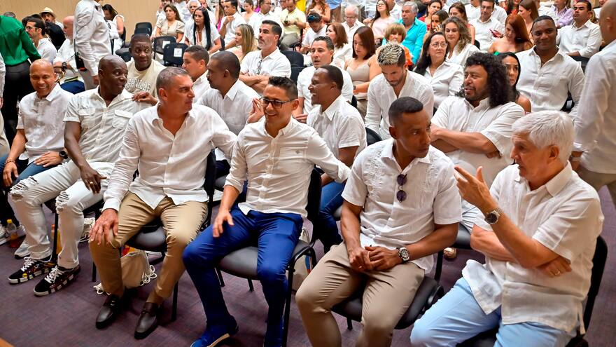 Varias leyendas del fútbol colombiano estarán en la Batalla de Flores