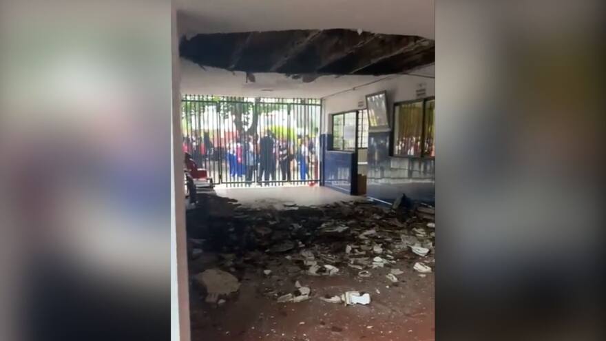 Colapsó techo del Colegio Sofía Camargo de Lleras de Barranquilla