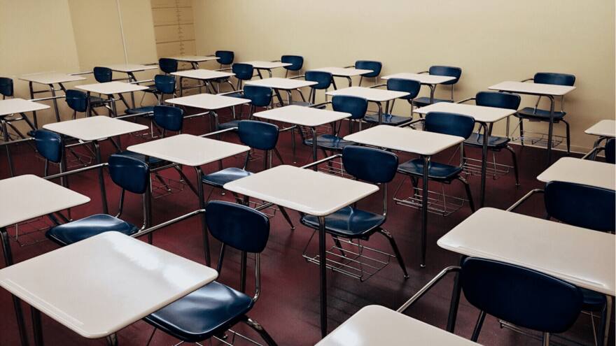 Bogotá: docente denuncia que fue golpeada por alumna tras quitarle su celular