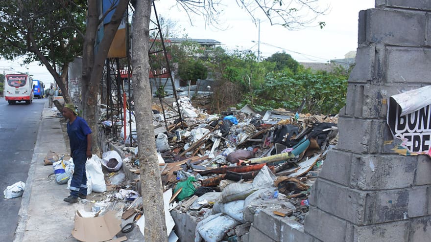 Mercadito de Boston completa 15 años sin solución a la vista