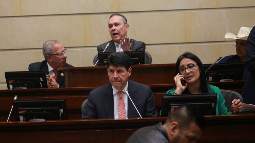 Plenaria de Senado niega las objeciones de Petro a los Días sin IVA