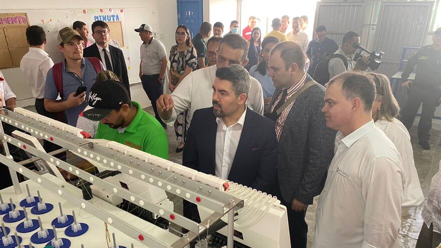 Sucre: calzadistas obtienen apoyo turco para seguir produciendo zapatos