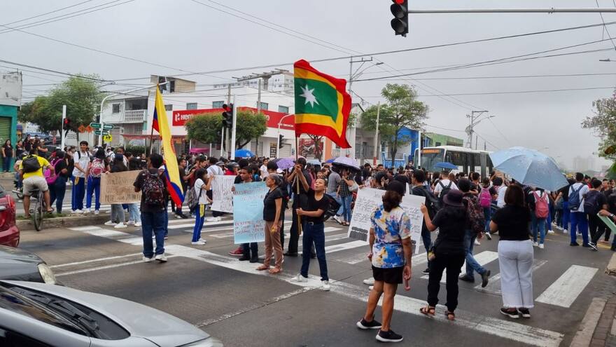 Estudiantes piden agilizar inversiones en el colegio José Eusebio Caro