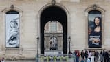 Las ocho joyas “de valor incalculable” que cuatro ladrones se llevaron del museo del Louvre, en París