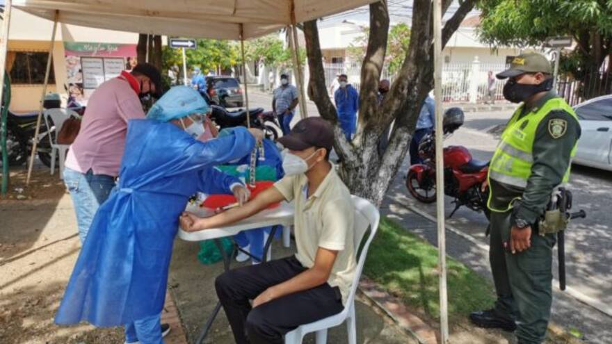 Ofrecen pruebas covid gratuitas a jóvenes marchantes en Montería