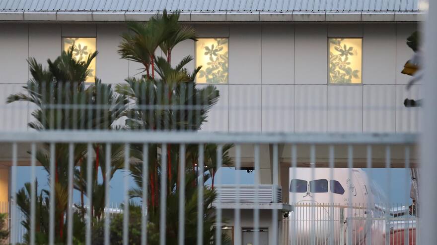 El presidente de Sri Lanka aterriza en Singapur tras huir de su país