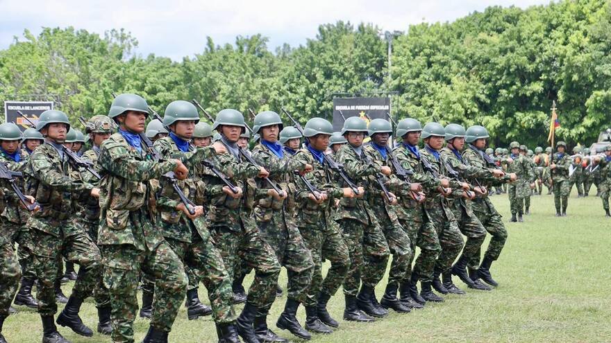 Investigan si coronel fue a concierto en medio de ataques en el Cauca