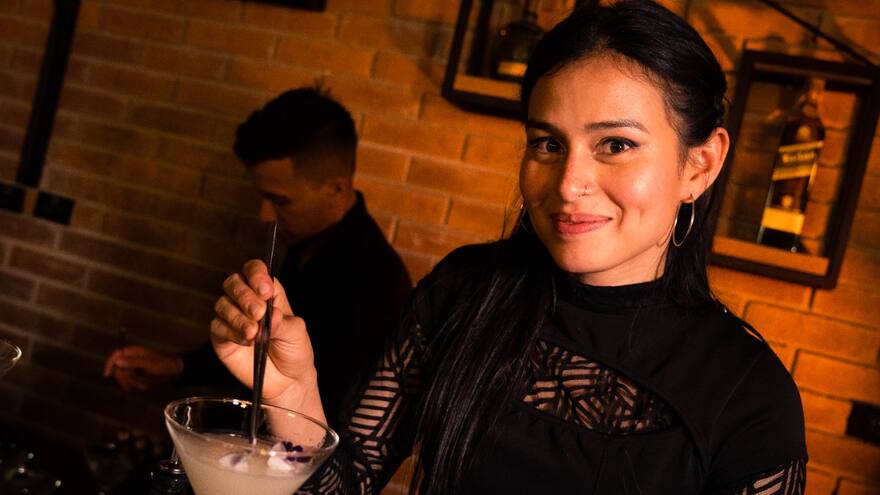 Diana Bernal, la primera mujer elegida mejor bartender de Colombia