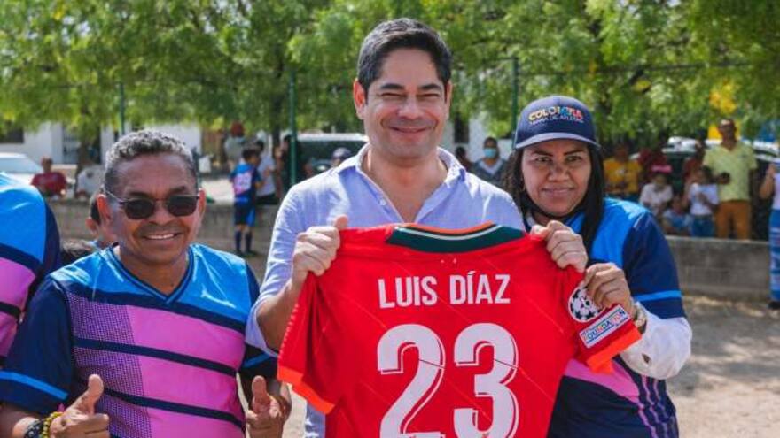 Mindeporte y Fundación de Luis Díaz se unen por el fútbol en La Guajira