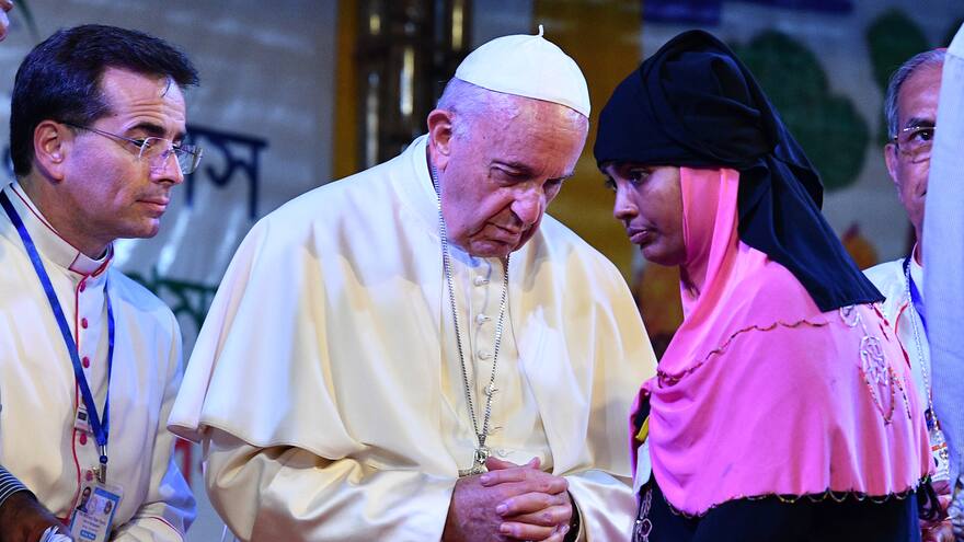 'Les pido perdón': la súplica del Papa a los refugiados rohinyás