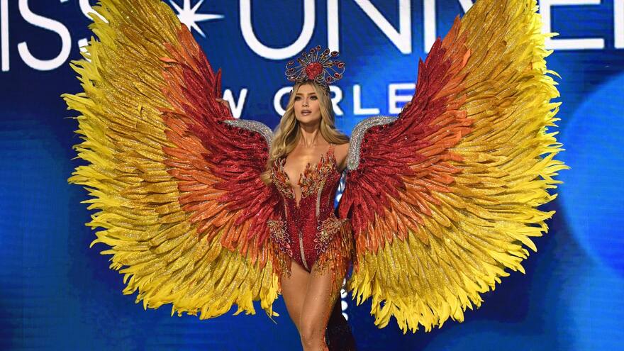 Miss Universe: Mafe Aristizábal brilló como un ave fénix con su traje artesanal en el certamen de belleza