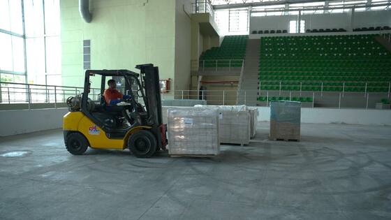 Distrito inició la instalación del nuevo maderamen del coliseo Elías Chegwin