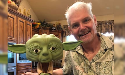 Murió Tom Kane, actor de doblaje de Star Wars y Las Chicas Superpoderosas