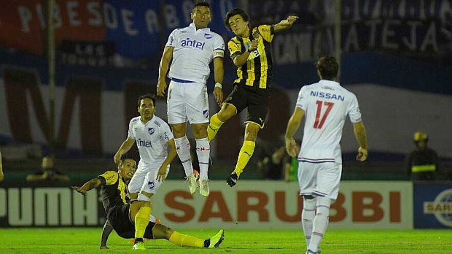 El fútbol uruguayo volverá el 15 de agosto sin público