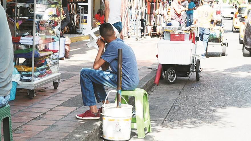 Encuesta Invamer percepción negativa del país: el 70,7% cree que las cosas van por mal camino