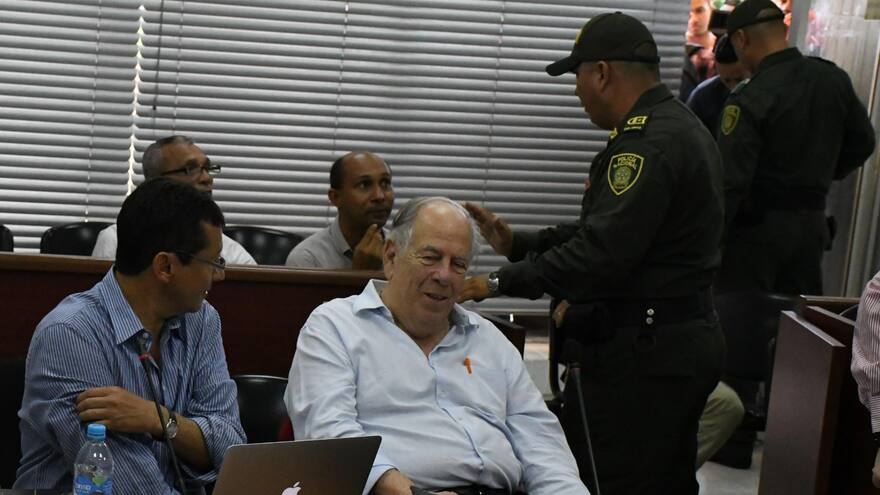 Aplazan audiencia contra Gerlein porque defensa iba en avión de Avianca