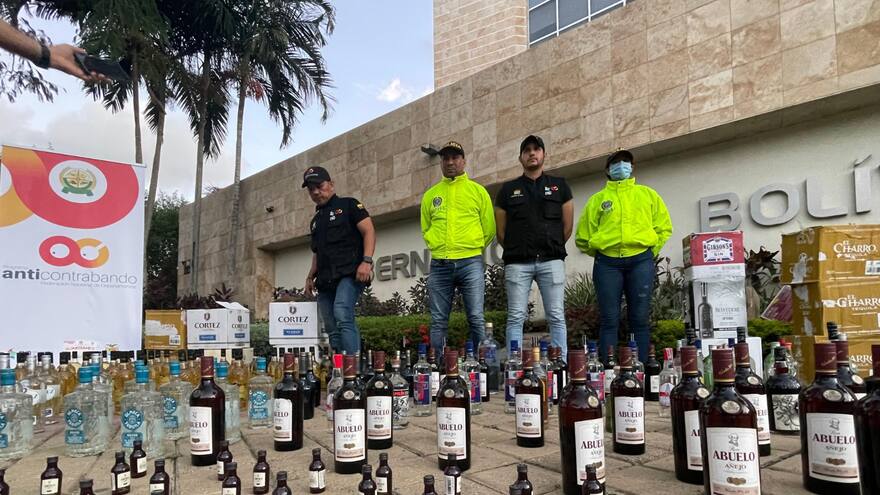 Golpe al contrabando en Cartagena, incautan licor sin estampilla