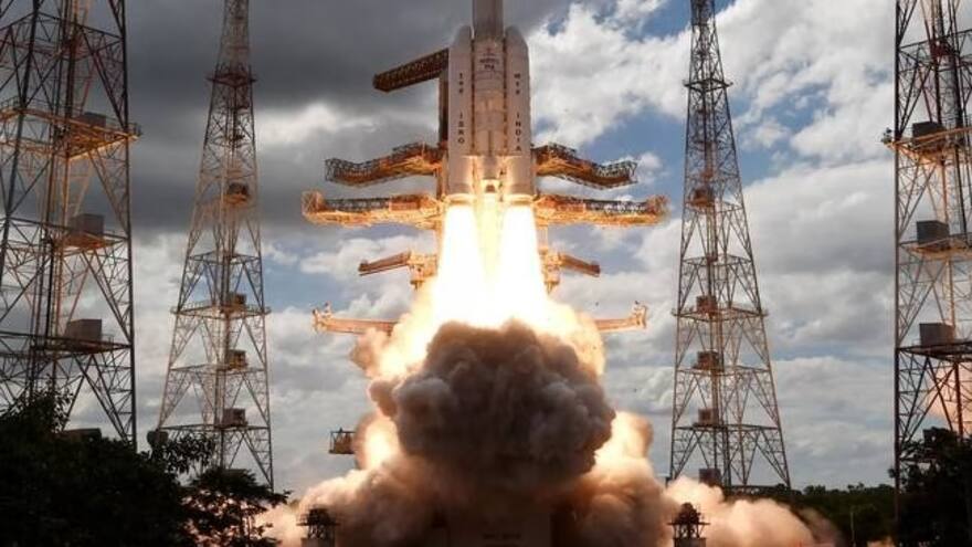 Misión espacial de India detecta presencia de azufre en polo sur de la Luna