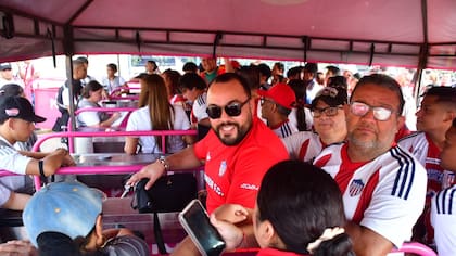Sube la temperatura en el Metropolitano: la hinchada juniorista se hace sentir en la previa contra Tolima