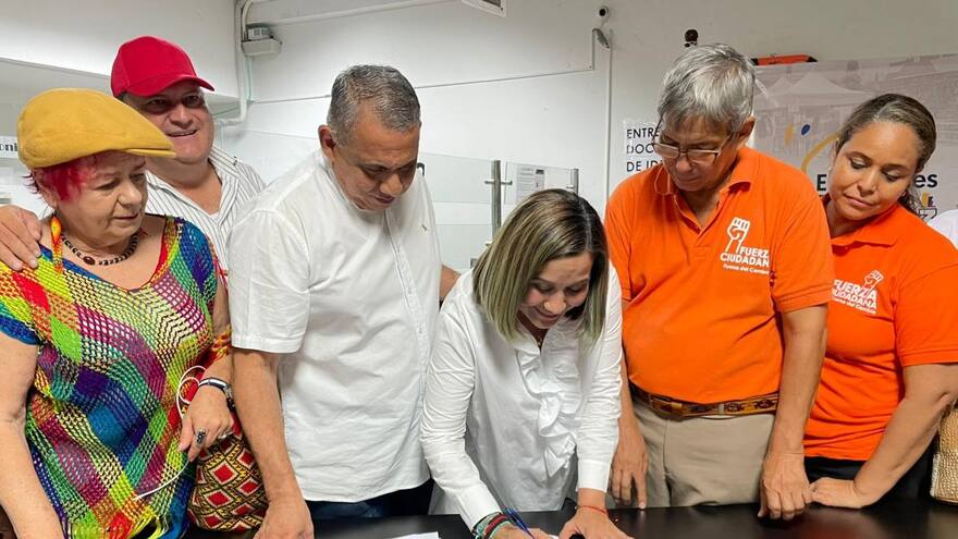 Polémica en el Pacto Histórico por aspirante que en discurso dice que es la candidata de Petro