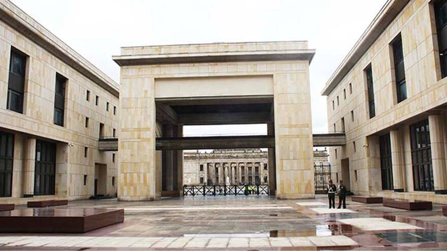 Corte ordena a colegios apoyar emocionalmente a estudiantes diversos