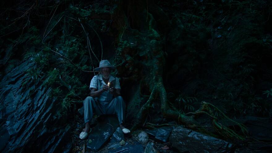 ‘Yo vi tres luces negras’, un viaje hacia la muerte en la selva colombiana que llega a los cines