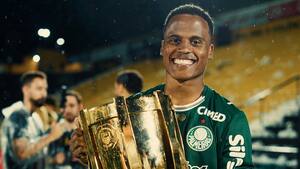 Jhon Arias celebra su primer título con el Palmeiras en Brasil