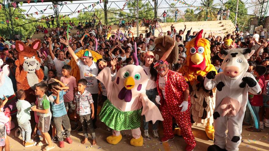 Niños de la zona indígena de Córdoba cerraron en grande su mes