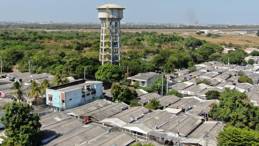 Inician labores para atender fuga en tanque de Malambo