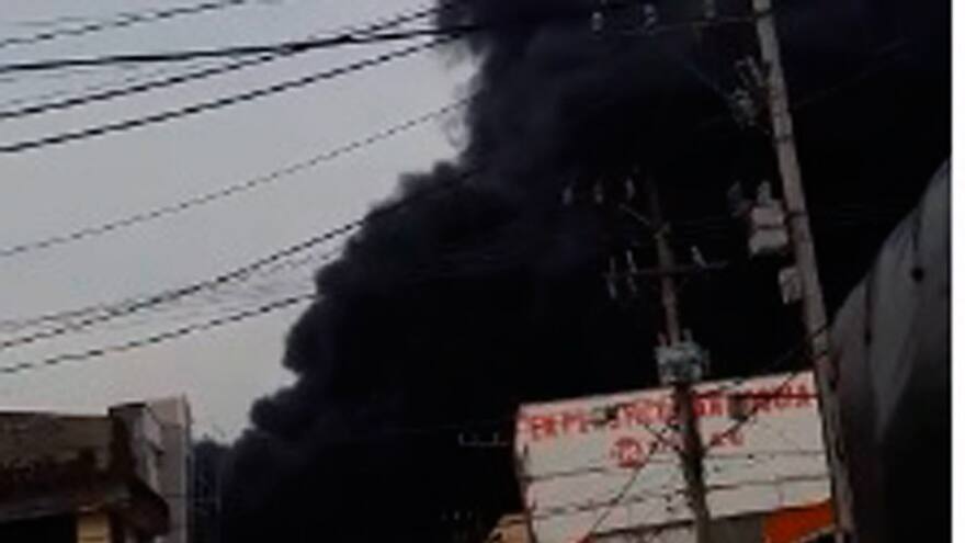 En video | Controlan incendio en Montería que habría surgido en un depósito de maderas