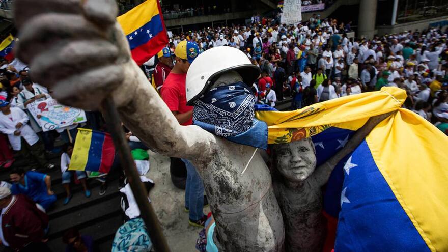 Oposición venezolana llama a paro de 48 horas contra Constituyente