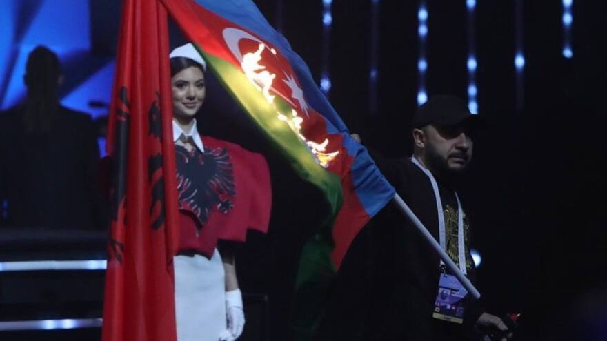 Escándalo en torneo europeo de pesas en Armenia: queman la bandera de Azerbaiyán