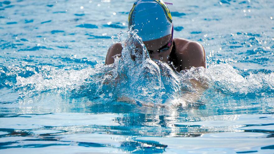 Anita Álvarez, la nadadora estadounidense es rescatada tras desmayarse en competencia