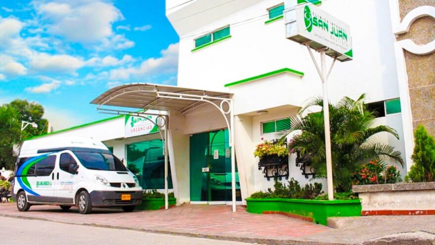 Ambulancia y paramédicos, víctimas de atraco en vías de La Guajira