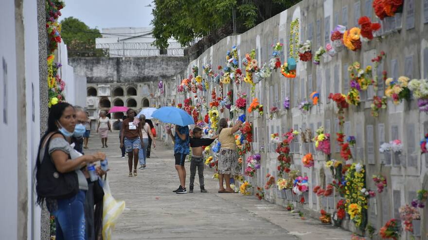 Masiva asistencia a cementerios en Barranquilla por el Día de los Difuntos