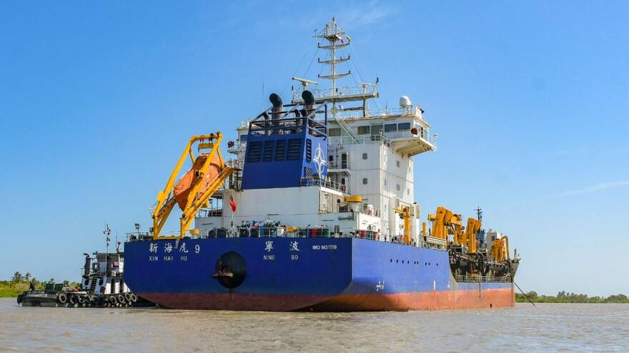 Cuarto aplazamiento del contrato de dragado en el canal de acceso