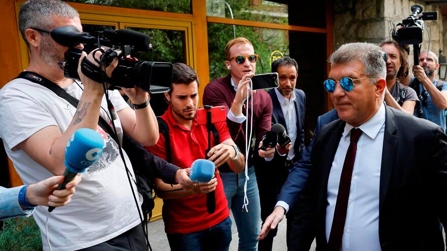 Joan Laporta entró al camerino del árbitro a pedir explicaciones por varias situaciones del duelo entre Real Madrid y Barcelona