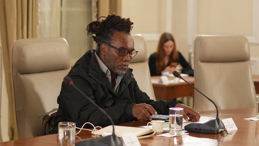 Carlos Rosero renuncia al Ministerio de Igualdad y Equidad tras cinco meses de gestión