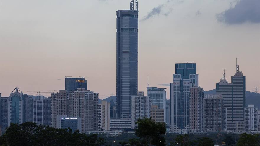 Rascacielos en China volvió a temblar y es evacuado en medio del pánico