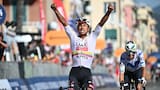 Jhonatan Narváez regala a Ecuador el triplete del Giro; Eulalio sigue de rosa