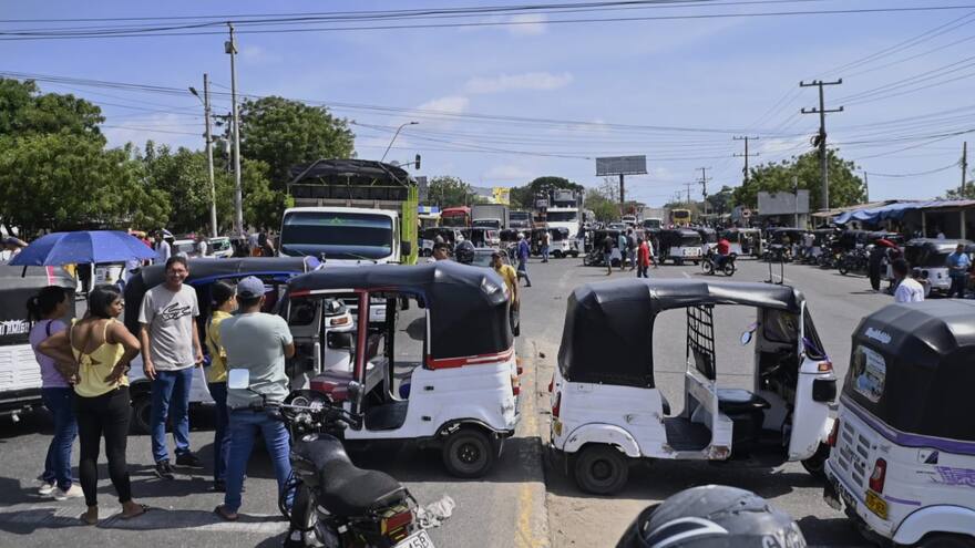 Bloqueos en Malambo y Puerto Colombia por protestas de motocarristas