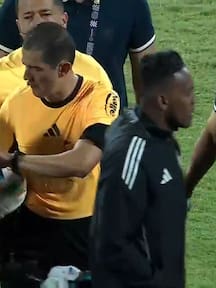 Se suspende 10 minutos el partido entre Junior y Medellín por invasión a la cancha