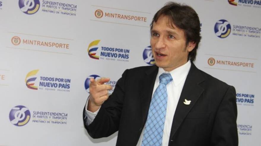 Supertransporte vigilará en línea las escuelas de conducción para acabar con fraudes