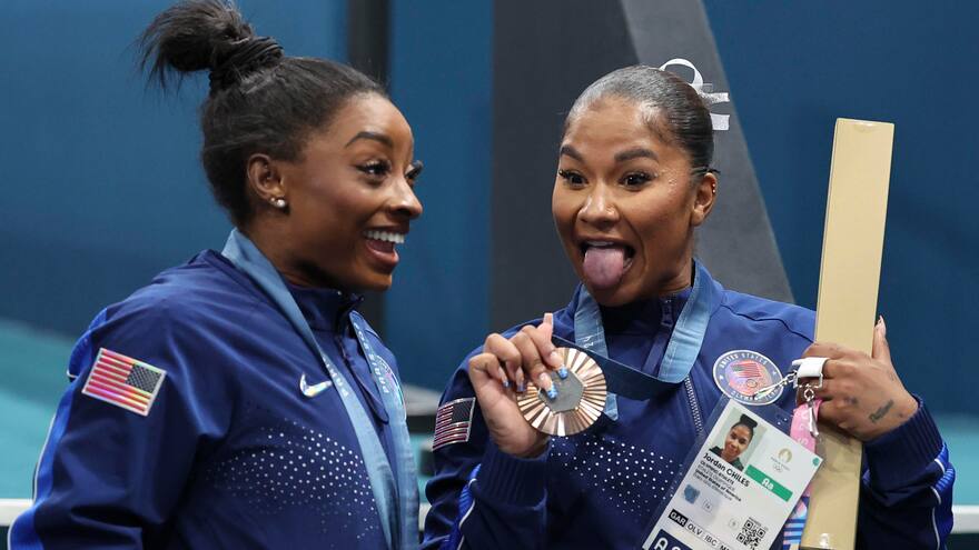 Polémica en los Olímpicos: Retiran medalla de gimnasta estadounidense luego de cinco días de ganar la en competencia