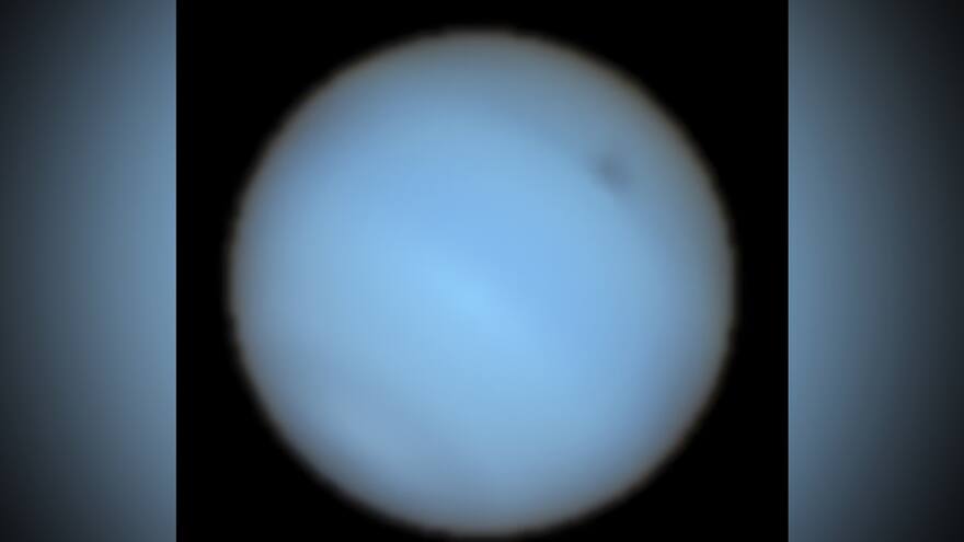 Detectan por primera vez desde la Tierra una mancha oscura en Neptuno