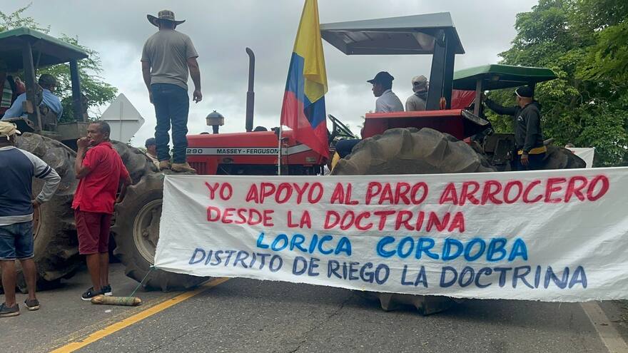 Bloqueos en cuatro municipios de Córdoba por paro arrocero
