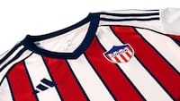 Junior presenta su nueva camiseta 2026: identidad rojiblanca con un guiño moderno a su historia