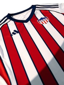 Junior presenta su nueva camiseta 2026: identidad rojiblanca con un guiño moderno a su historia